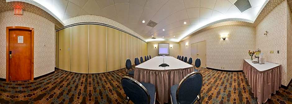 Hampton Inn & Suites By Hilton Calgary University Northwest