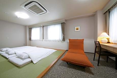 Deluxe Family Room - Non-Smoking