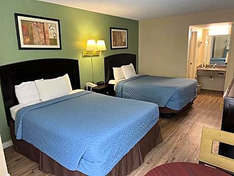 Queen Room with Two Queen Beds - Non-Smoking