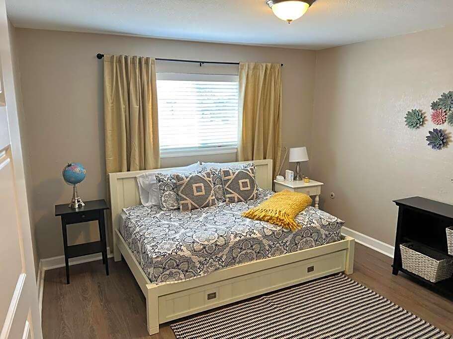 Spacious Westminster 2bd/1ba