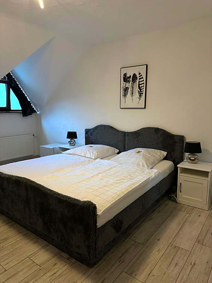 Photo 1 of 9 of Double Room