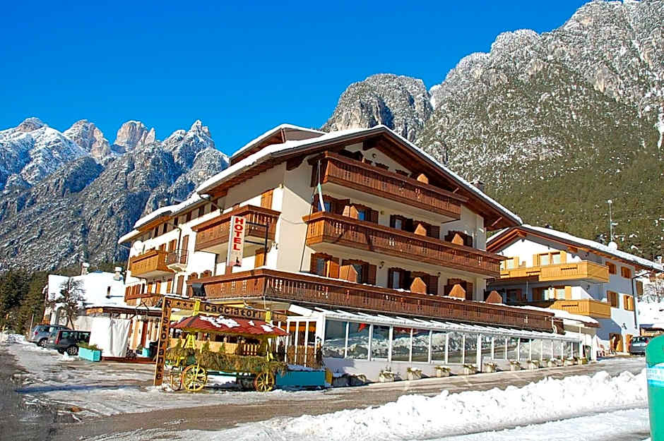 Albergo Ristorante Cacciatori