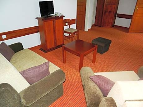 Apartment with Mountain View