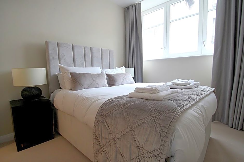 One Bedroom Serviced Apartment in Holborn, Chancery Lane