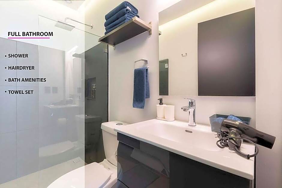 P501 Central 2Bdrm 2bath AC Rooftop