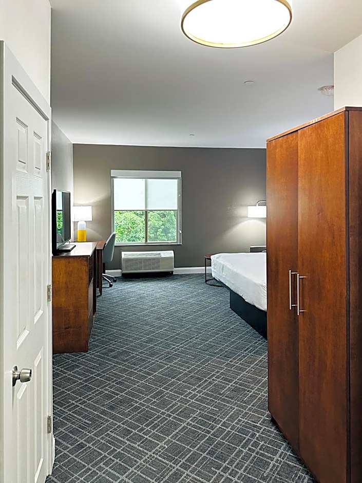 Comfort Inn & Suites Plainville-Foxboro
