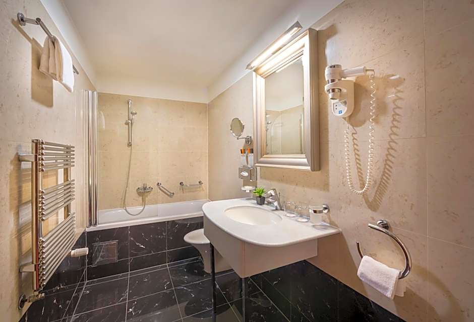 Best Western Premier Hotel Astoria