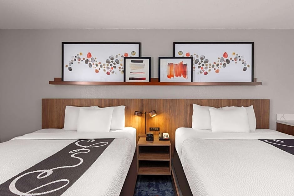 La Quinta Inn & Suites by Wyndham Knoxville Central Papermill