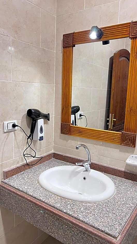 Mikhaila Guest House