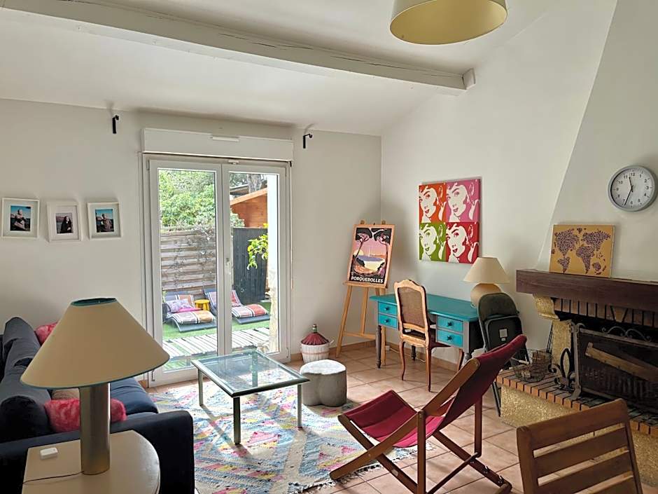 Cassis Hostel