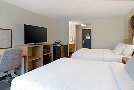 Standard Queen Room with Two Queen Beds and Kitchenette