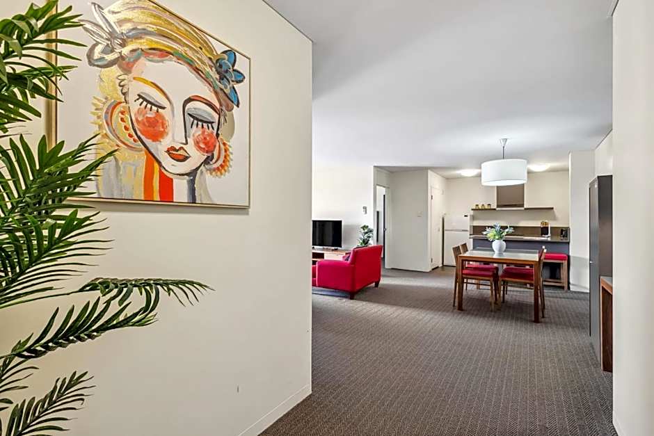Cozy 2-Bedroom Apartment with City Views
