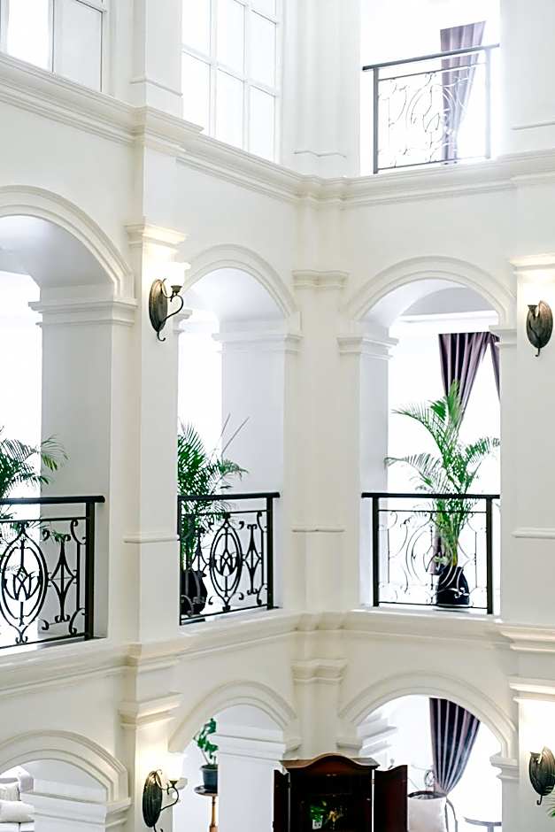 MAHALAYA The Legacy Hotel