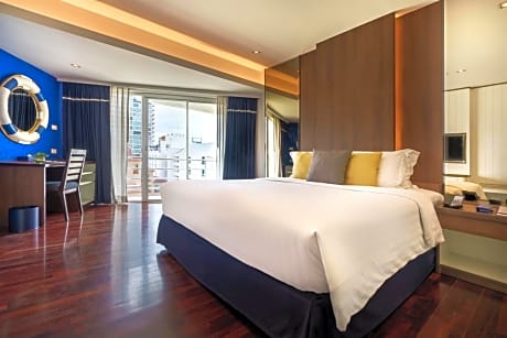 the royal cruise hotel pattaya