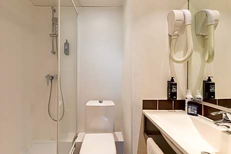 Standard Room With Three Single Beds