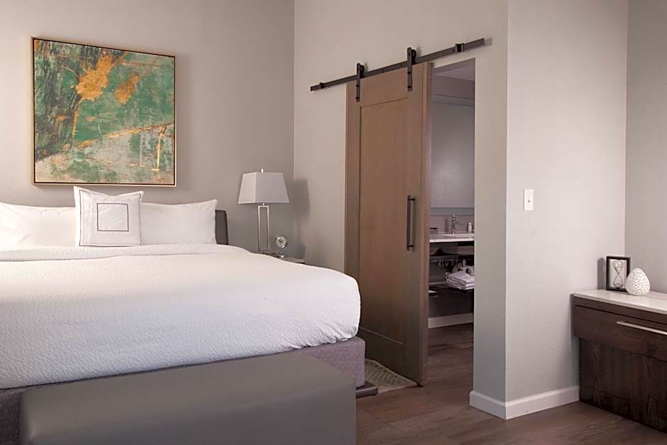 Courtyard by Marriott Charleston Waterfront