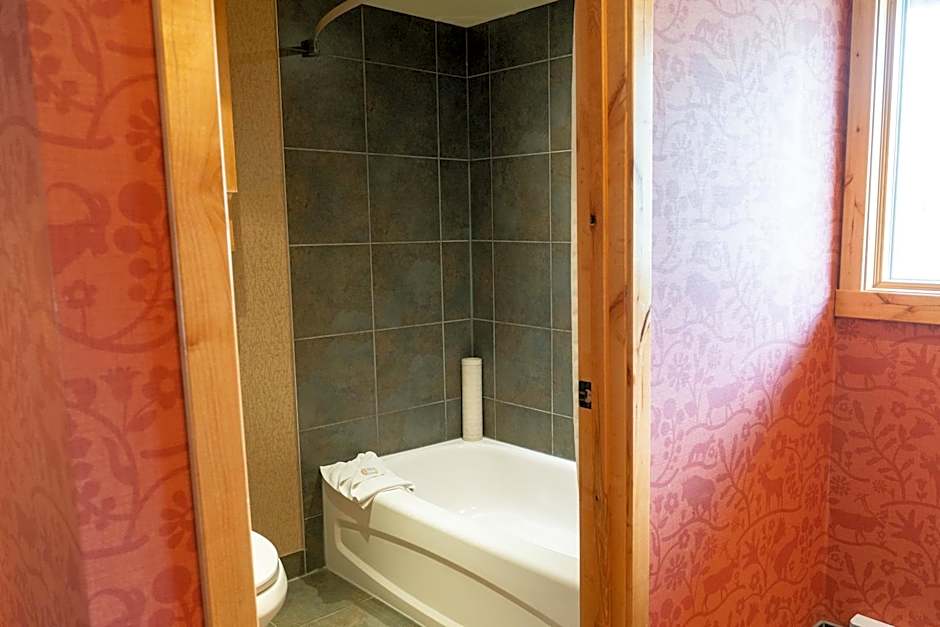 Fox Hotel And Suites