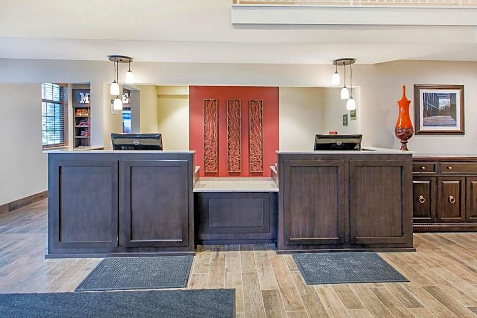 Country Inn & Suites by Radisson, Grandville-Grand Rapids West, MI