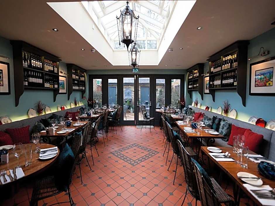 Gilbey's Bar, Restaurant & Townhouse