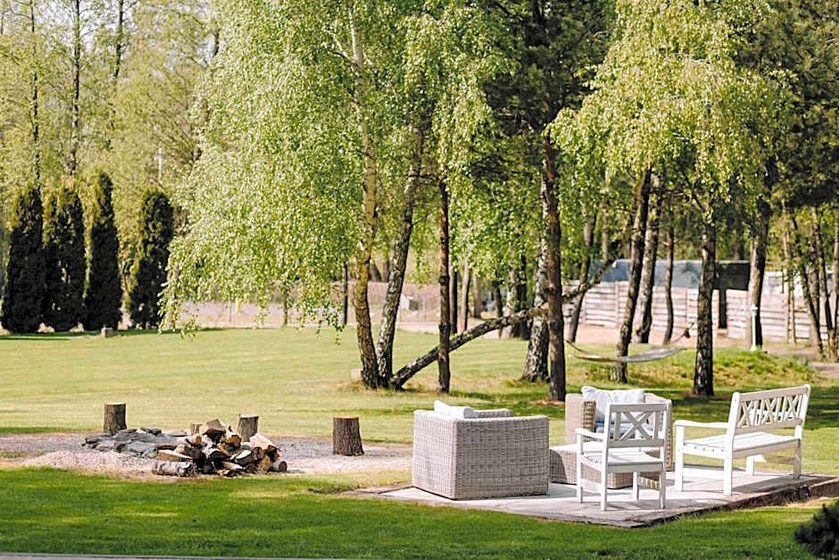 Dwór Złotopolska Dolina Mansion House