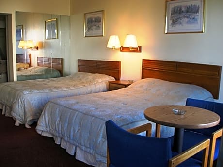 2 Double Beds Non Smoking