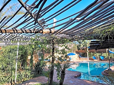 Amber Lagoon Backpackers Lodge