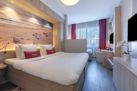 Deluxe King Room with Steam Shower