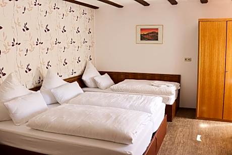 Triple Room with Private Bathroom