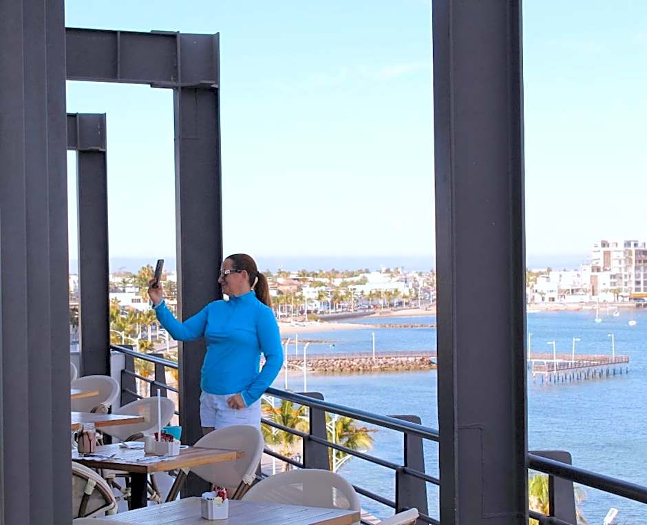 Seven Crown La Paz Malecon