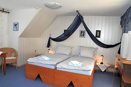 Economy Twin Room