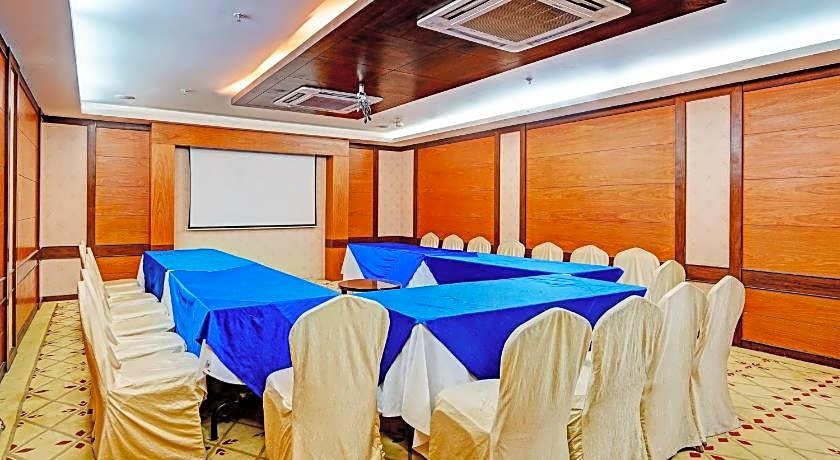 Super Townhouse OAK Hotel City Mark Gurgaon