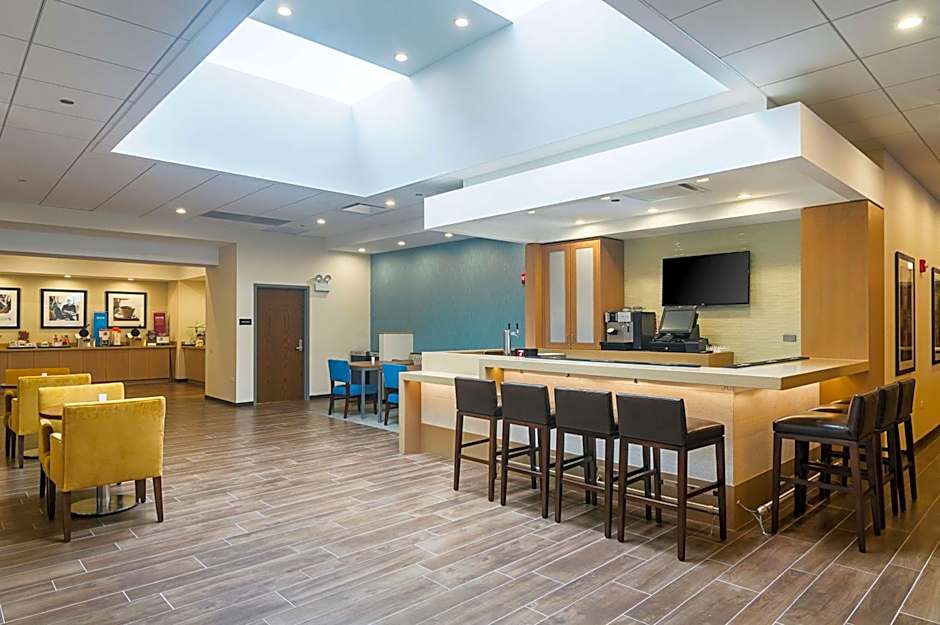 Hampton Inn By Hilton Chicago North-Loyola Station, Il