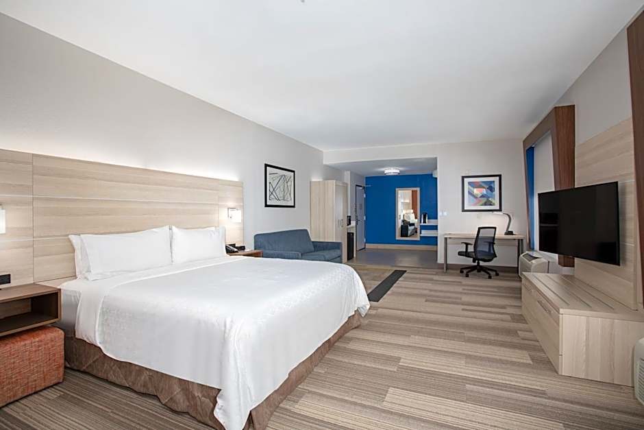 Holiday Inn Express & Suites Phoenix - Glendale Sports Dist By IHG