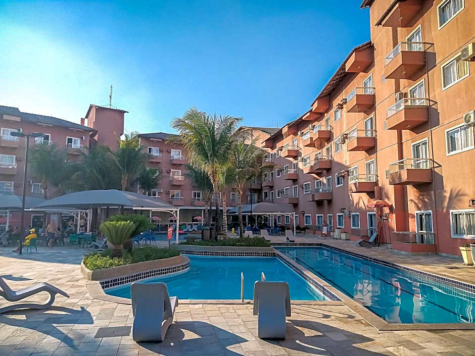 Frente ao Parque da Lagoa Quente Entrada NÃO INCLUSA Aptos Particulares com varanda