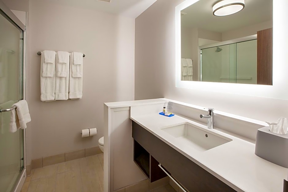 Holiday Inn Express & Suites - Morehead City, an IHG Hotel