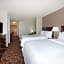 Holiday Inn Express Suites Yankton Hotel