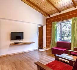 Altius Nest Hotel