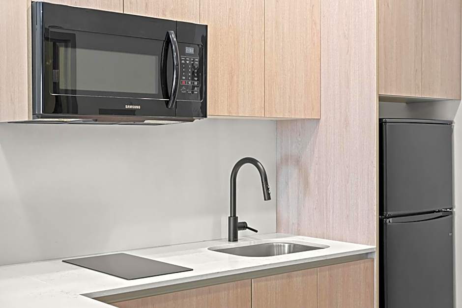 Home Inn & Suites Regina Airport
