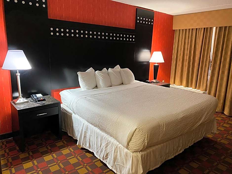 Ramada by Wyndham Rochelle Park Near Paramus