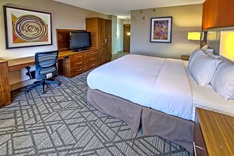 King Room with Tub - Mobility and Hearing Access