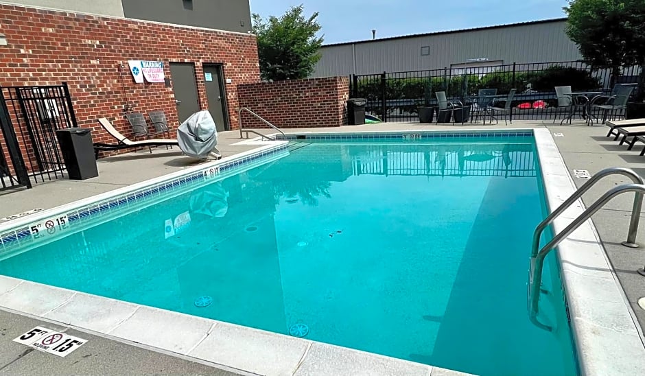 Best Western Plus Glen Allen Inn