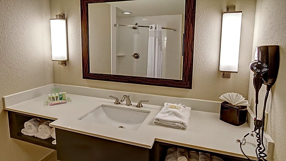Holiday Inn & Suites Tupelo North By IHG