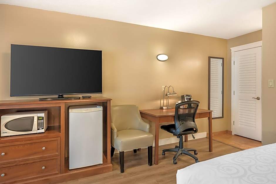 Best Western Sicamous Inn