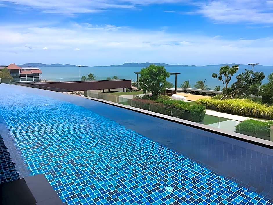 EveRyDaY BEACHFRONT STYLISH  LUXURY* JOMTIEN