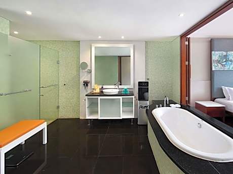 Deluxe Twin Room with Balcony and View