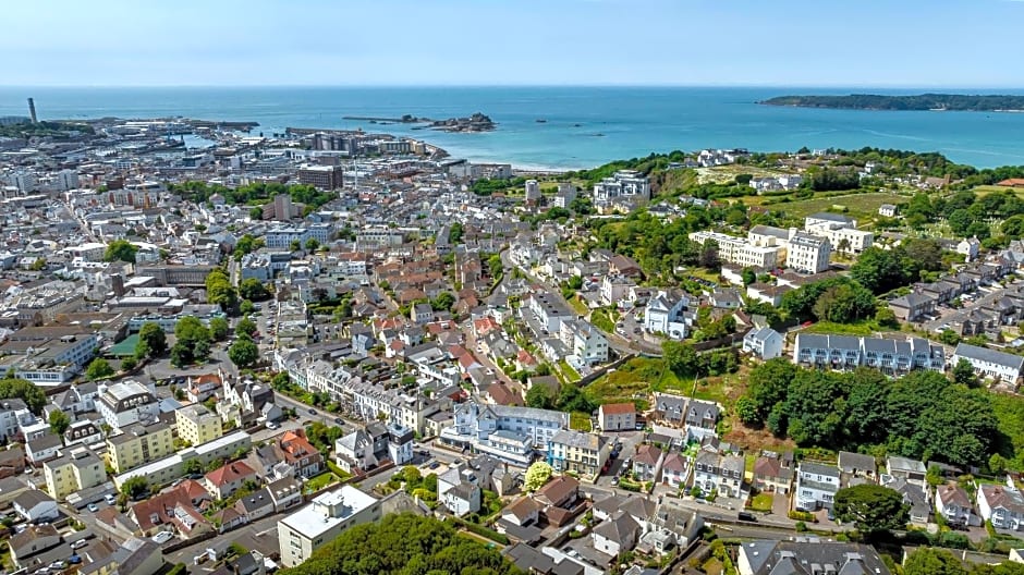 The Inn Boutique Hotel Bar and Restaurant (Pet-friendly)