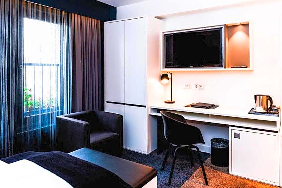 Hotel Bliss