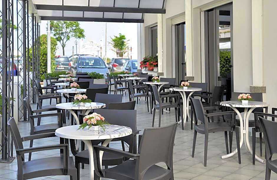 Hotel Ciondolo D'Oro 5 minuti da Rimini Fiera CON PARCHEGGIO INCLUSO