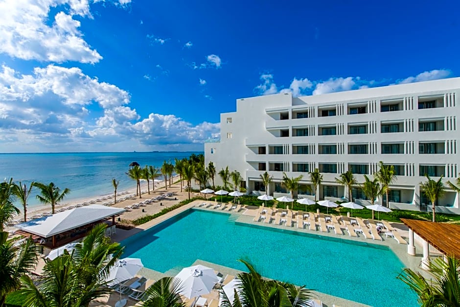Izla Beach Front Hotel