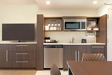 One-Bedroom King Suite